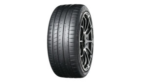 横浜ゴムの「ADVAN Sport V107」