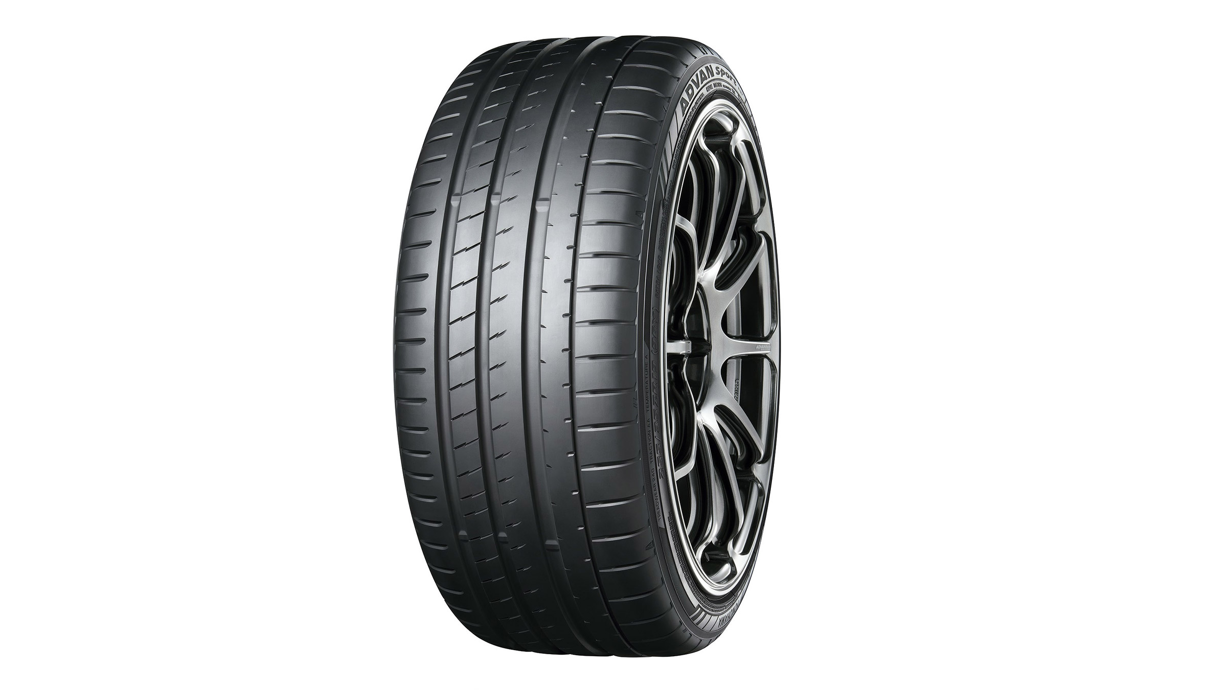 横浜ゴムの「ADVAN Sport V107」