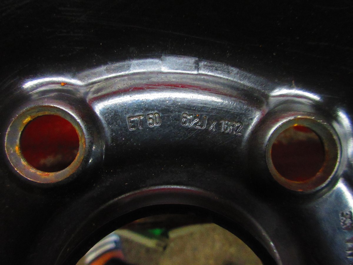 3042878132.jpg